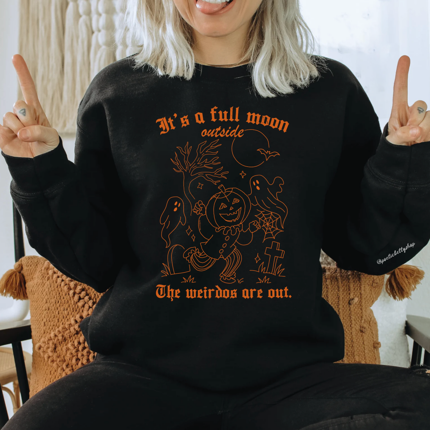 It's A Full Moon, The Weirdo's Are Out Hocus Pocus Halloween Pumpkin Crew Neck Sweatshirt