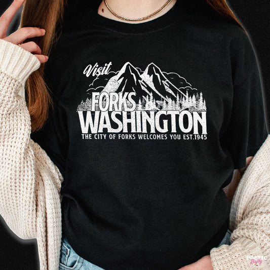 Visit Forks Washington Vampires Spooky Souvenir Unisex T-Shirt