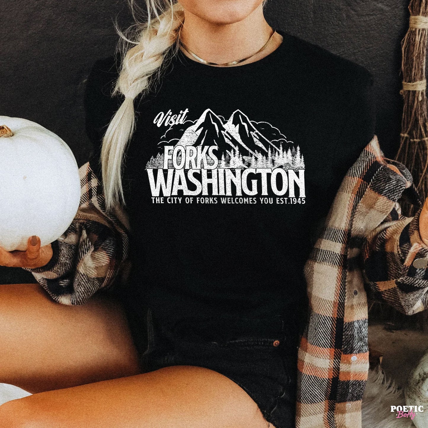 Visit Forks Washington Vampires Spooky Souvenir Unisex T-Shirt